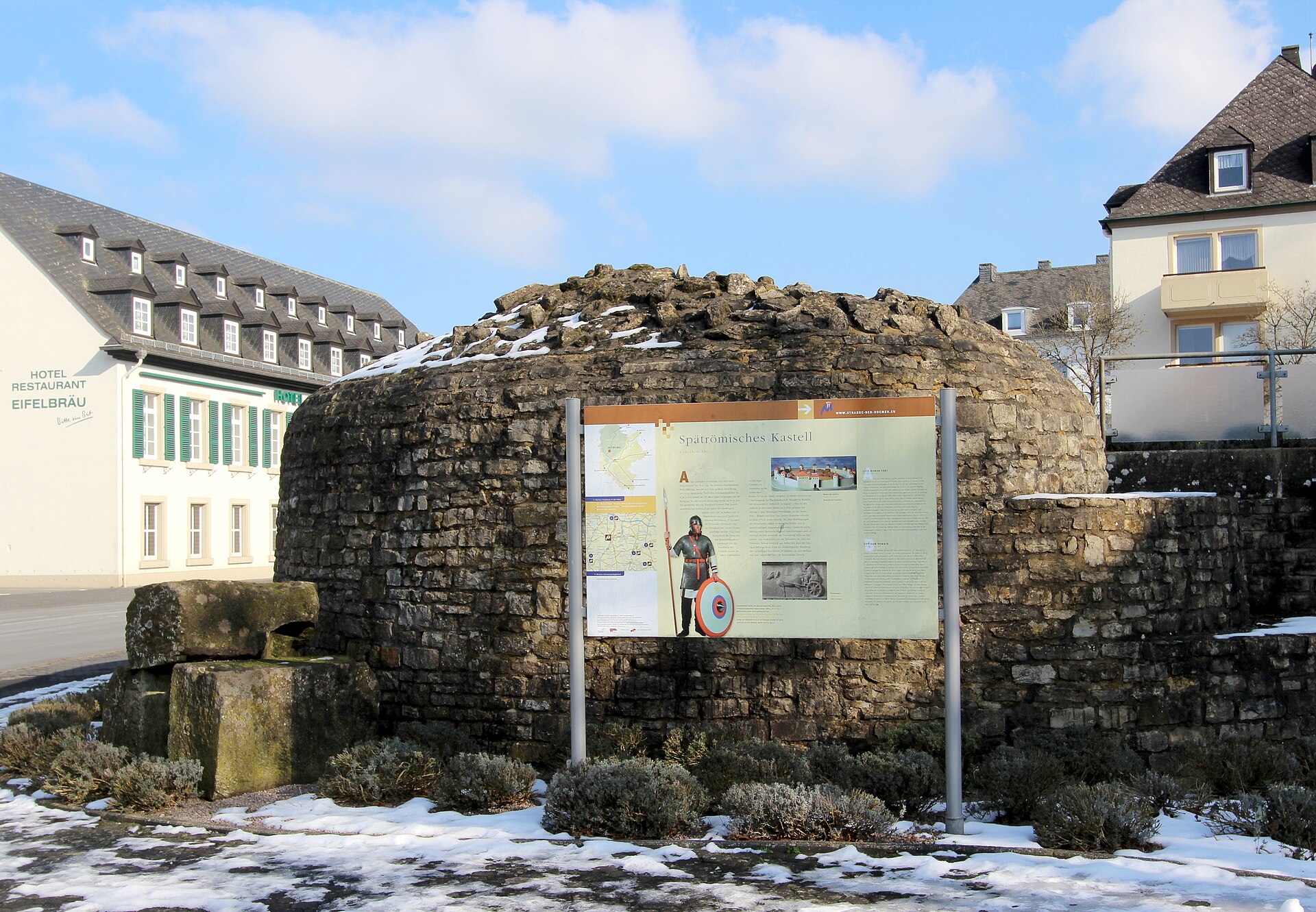 Turm C des spätrömischen Kastells an der Römermauer in Bitburg