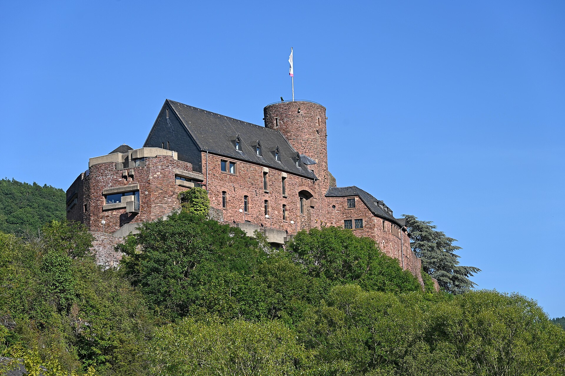Burg Hengebach in Heimbach an der Rur von Westen