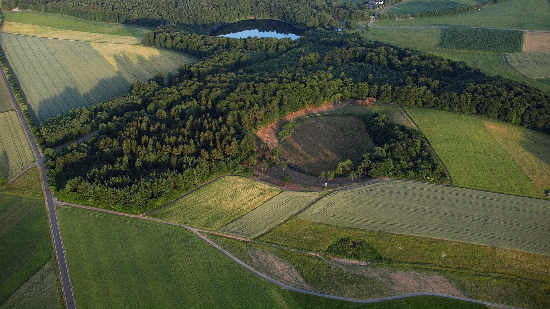 Holzmaar und Dürres Maar: Ein See, ein Moor, dieselbe Explosion