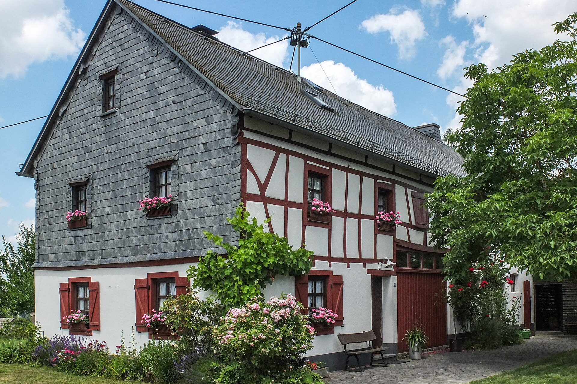 Ortsansicht von Lutzerath in der Vulkaneifel