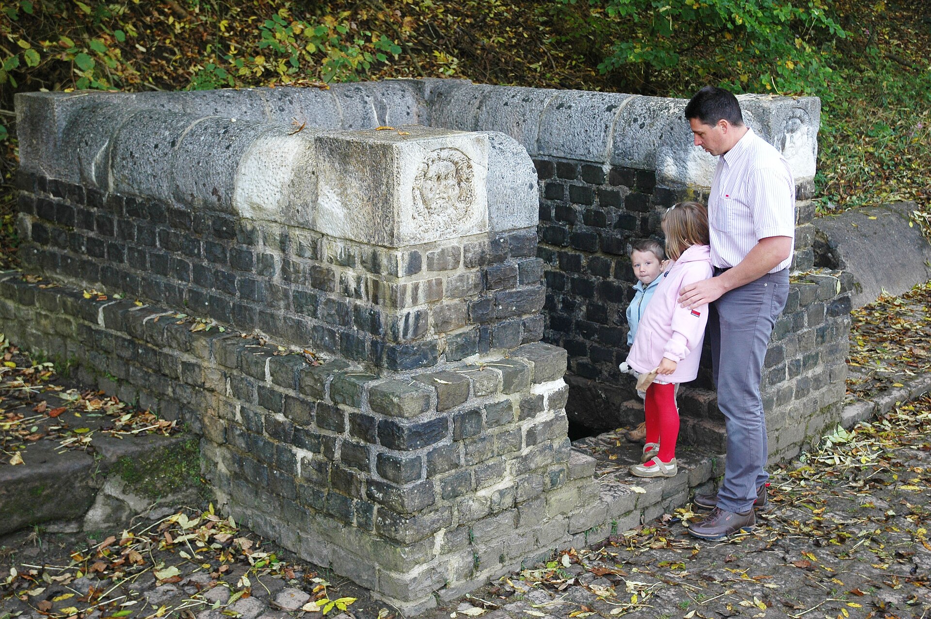 Quellfassung der römischen Eifelwasserleitung am Grünen Pütz bei Nettersheim