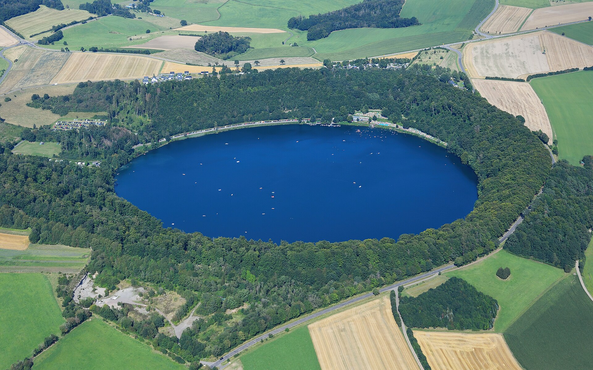 Pulvermaar: Das tiefste Maar der Eifel