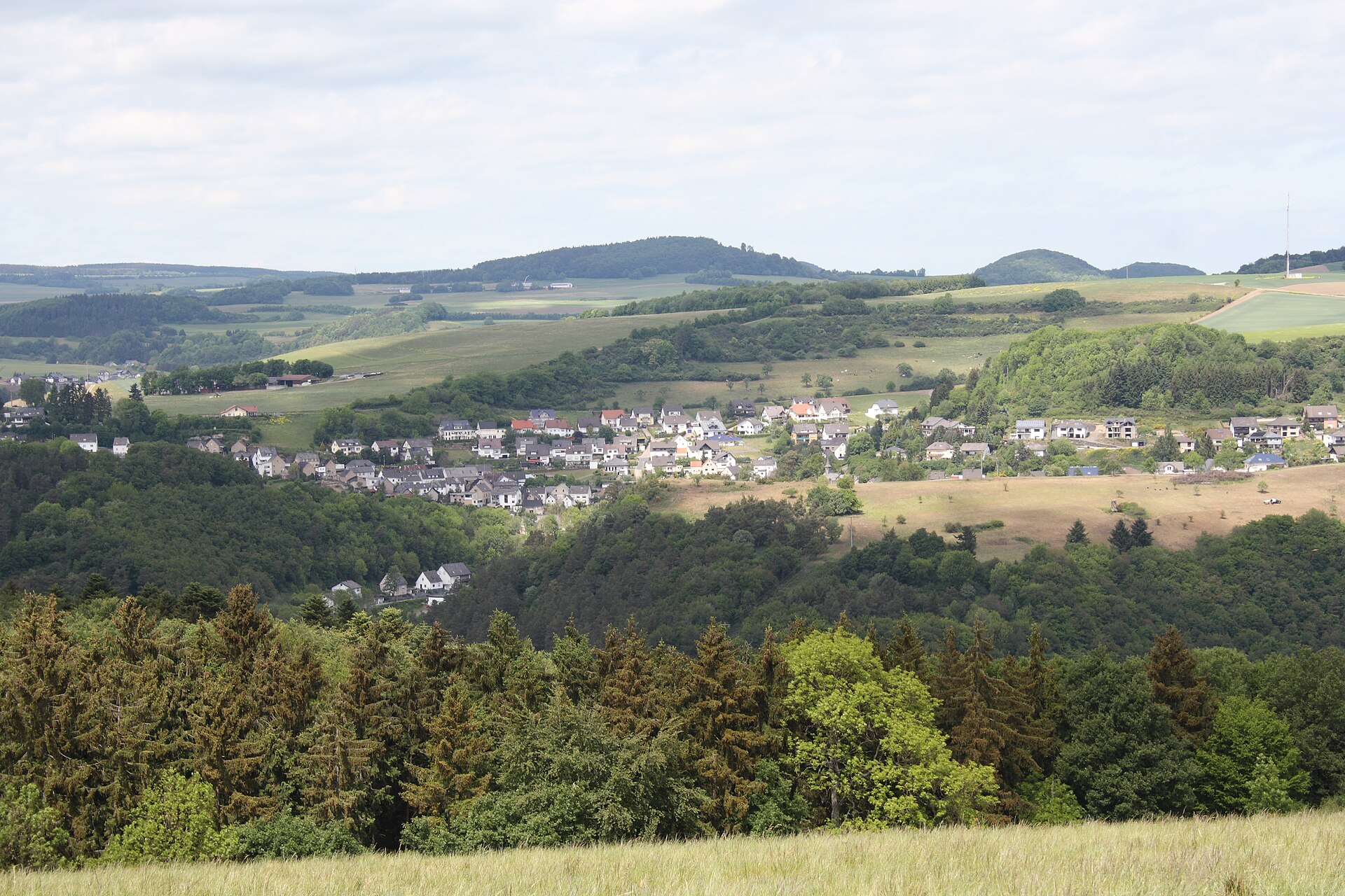 Blick auf Rieden in der Eifel von Kirchwad aus