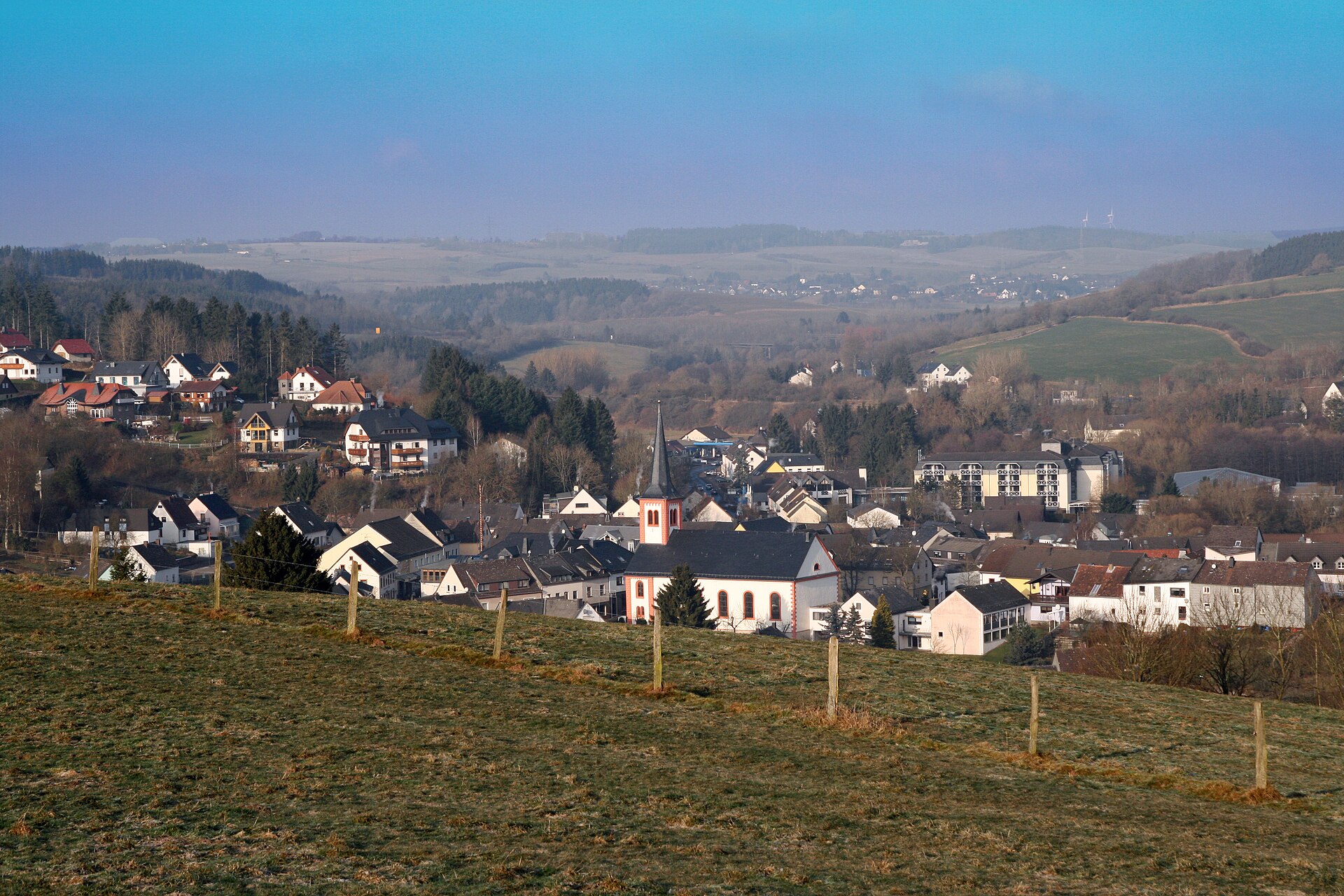 Blick auf Stadtkyll in der Eifel