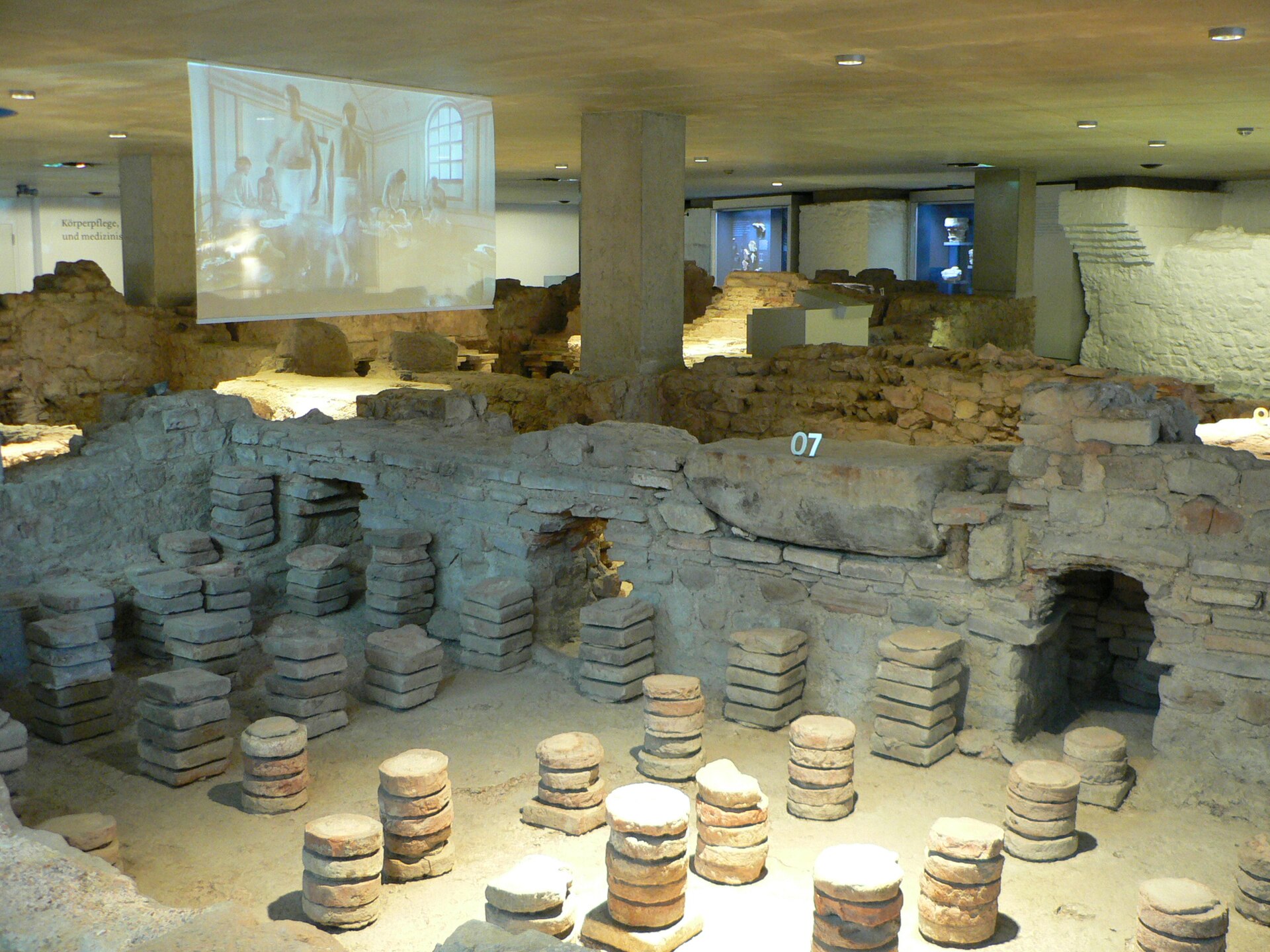 Blick über die römische Thermenanlage in den Römerthermen Zülpich